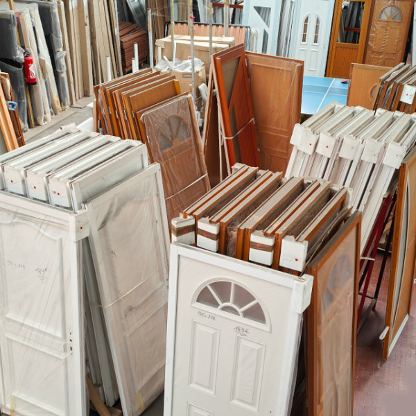 Portes d'entrée et de service en bois - Mastock